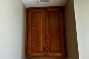 Carol W. in Clive Bathroom Refinishing Before